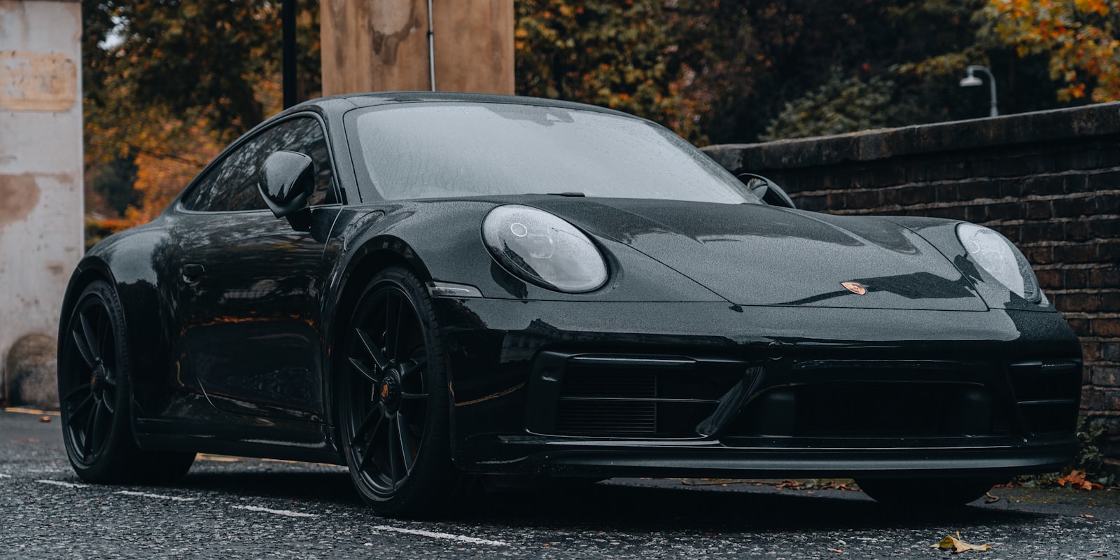 Blacked-out Porsche 911